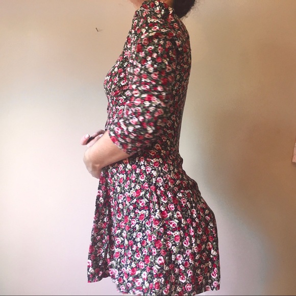 🌹 Floral Dress 🌹 - Picture 2 of 4